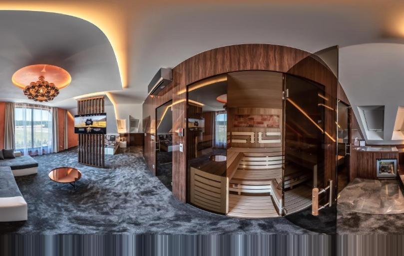 Hotel Aroma Gold Dolní Bousov Esterno foto